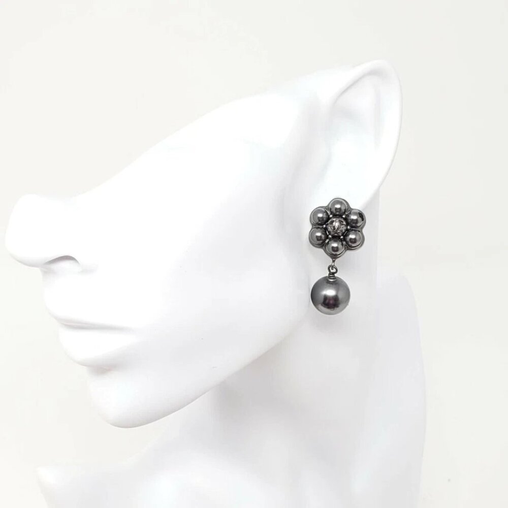 100% Authentic CHANEL Dark Grey CC Pearl Stud Earrings 370-082825 - Picture 10 of 11